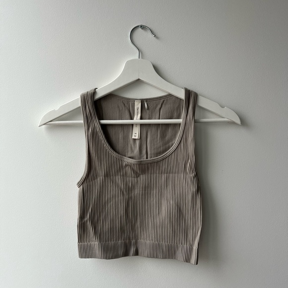 Aritzia The Group by Babaton Flow Seamless Tank - Picture 2 of 6